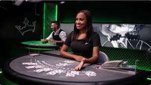 Dashboard Featured Games mpomax menampilkan koleksi permainan slot dan live dealer